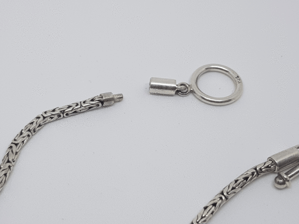 Armband Koningsschakel, Antiek
